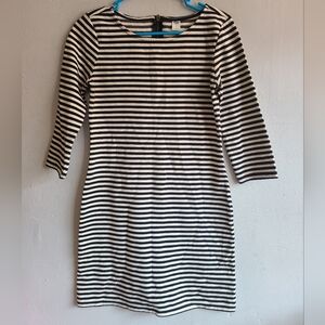 Womens small Old Navy sleeve black white stiped zip-back structured fitted dress
